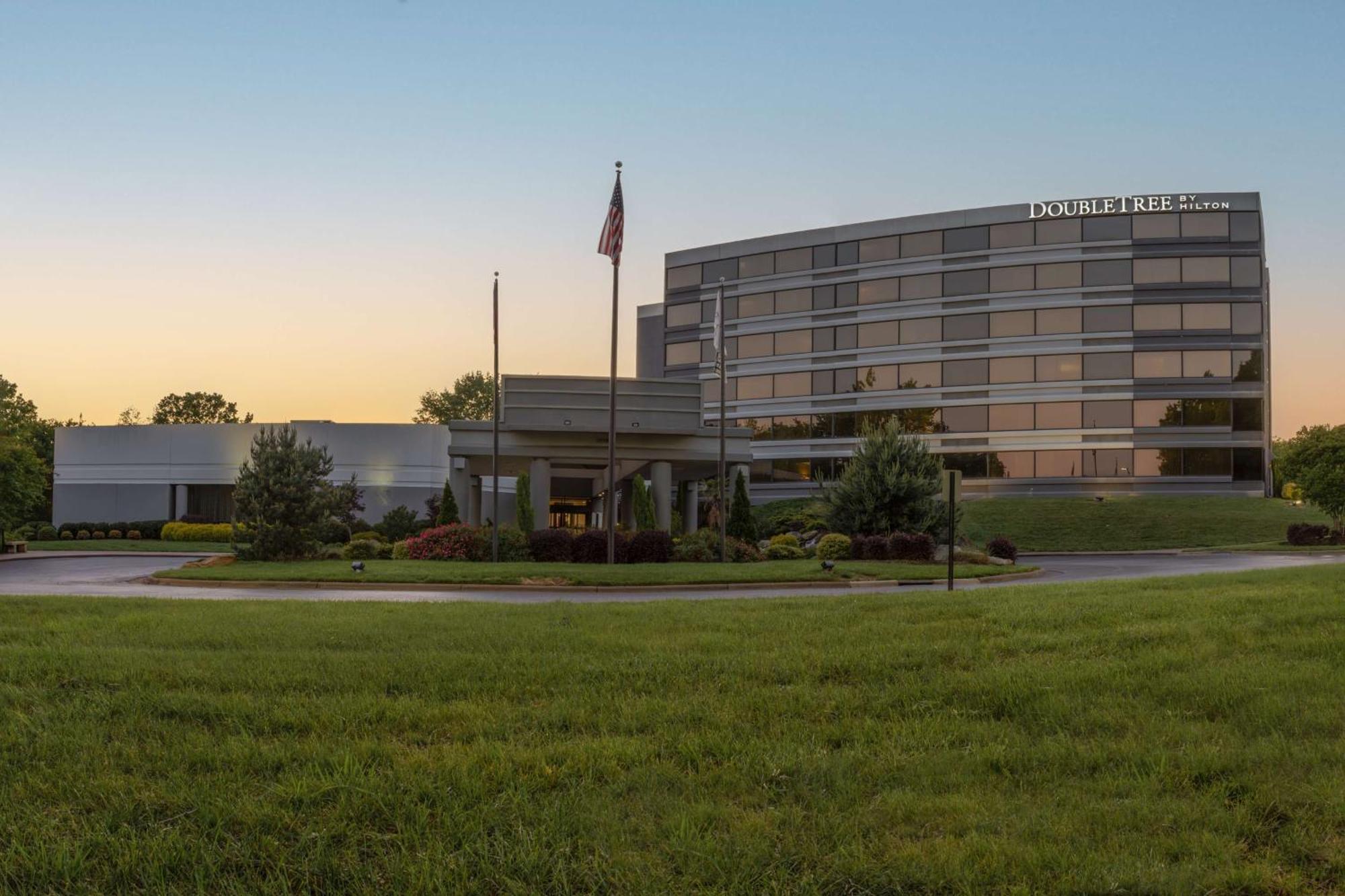 Hotel Doubletree By Hilton Winston Salem - University, Nc Zewnętrze zdjęcie